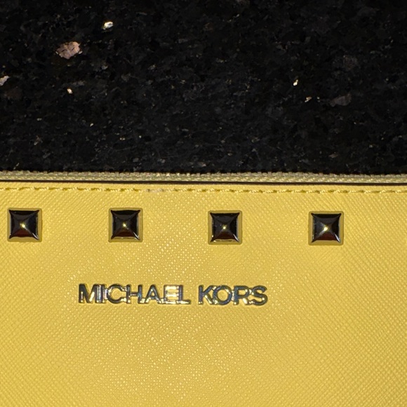 Michael Kors Jet Set TravelXL Studded Clutch Wristlet. NWOT - Picture 4 of 12